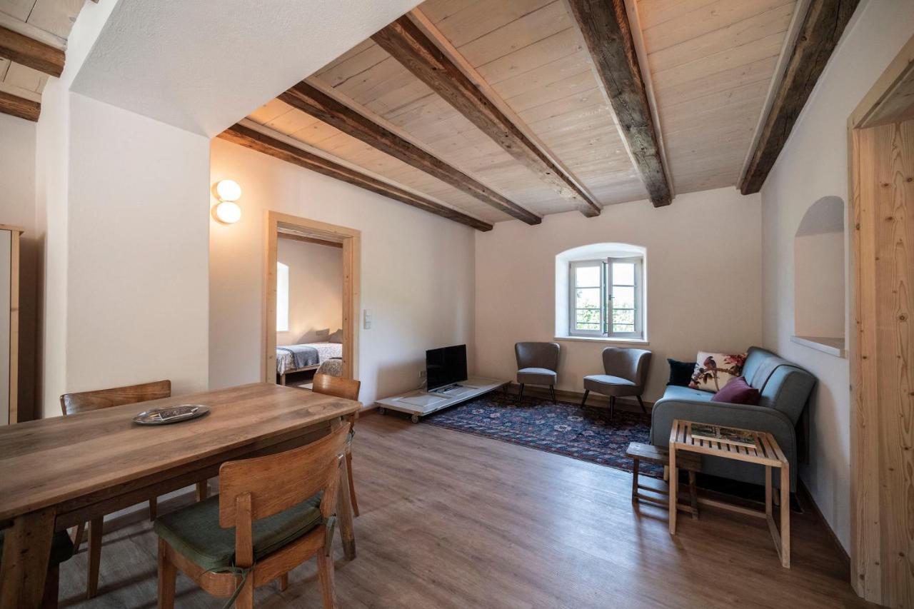 Weingut Kornell - Schafferhaus Cosmas Und Zeder Apartamento Terlano Exterior foto